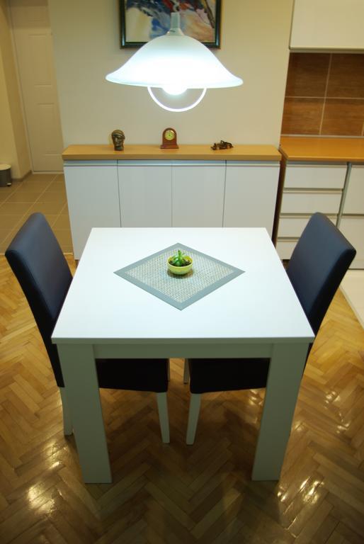 Square Studio Apartment Ni المظهر الخارجي الصورة