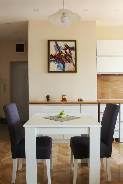 Square Studio Apartment Ni المظهر الخارجي الصورة