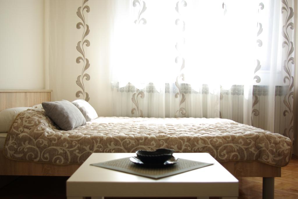 Square Studio Apartment Ni المظهر الخارجي الصورة