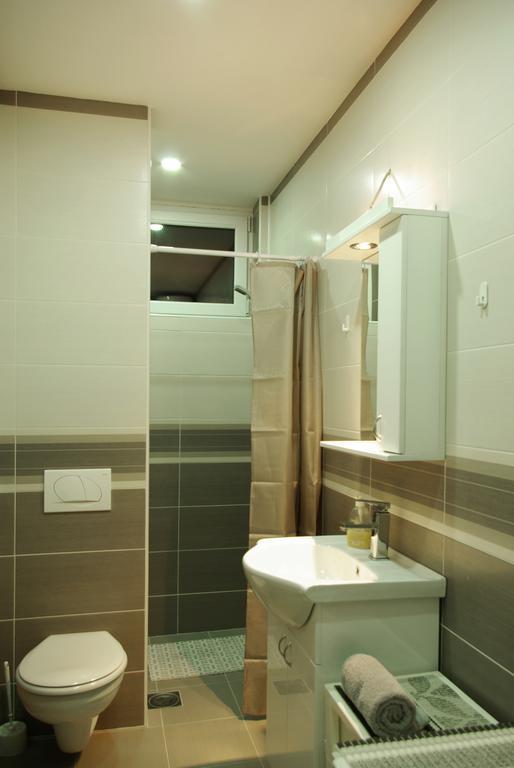 Square Studio Apartment Ni المظهر الخارجي الصورة