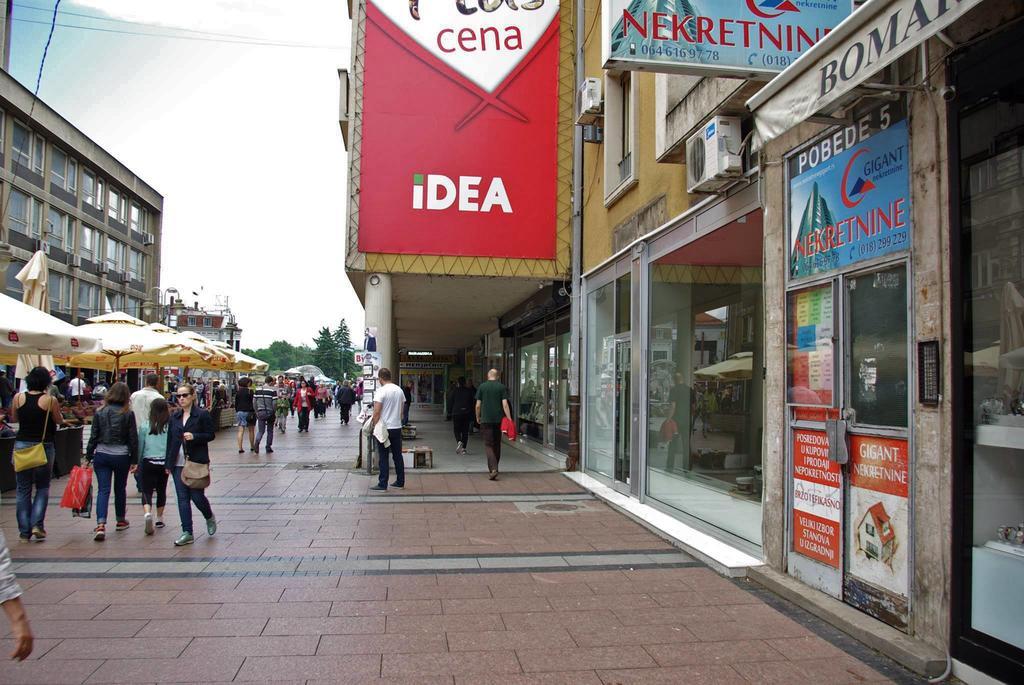 Square Studio Apartment Ni المظهر الخارجي الصورة